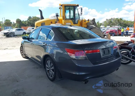 2011 Honda Accord 3.5 Ex-L z USA, uszkodzony, nr VIN 1HGCP3F84BA025845